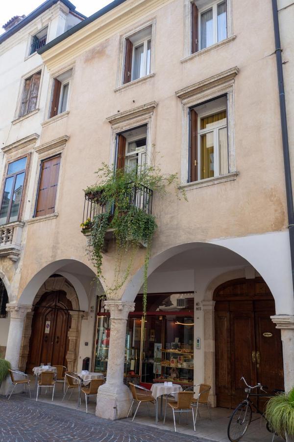 Mansarda Fogazzaro Apartment Vicenza Exterior photo